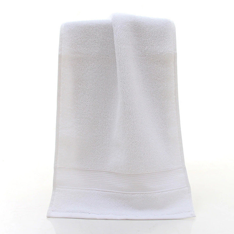 Pack of 5 White Towels, 13.8 x 29.5 Inches,140 grams per piece, 100% Cotton, Lighter, Quicker to Dry, Super Soft and Absorbent, for Bathroom, Kitchen,White