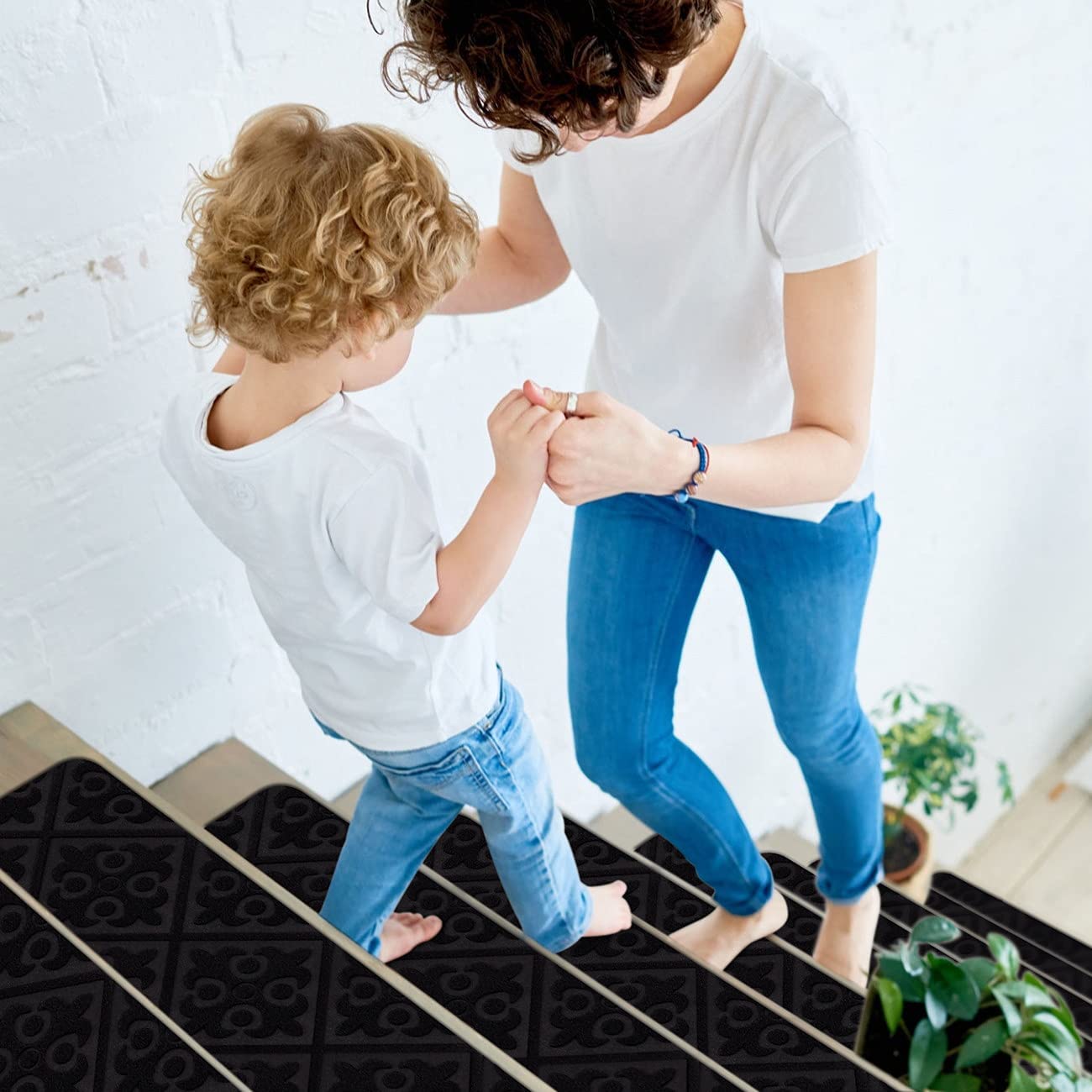 Stair Treads Carpet Non-Slip Indoor Stair Runners for Wooden Steps, Stair Rugs for Kids and Dogs, Set of 15, 8" X 30",Embossing Black
