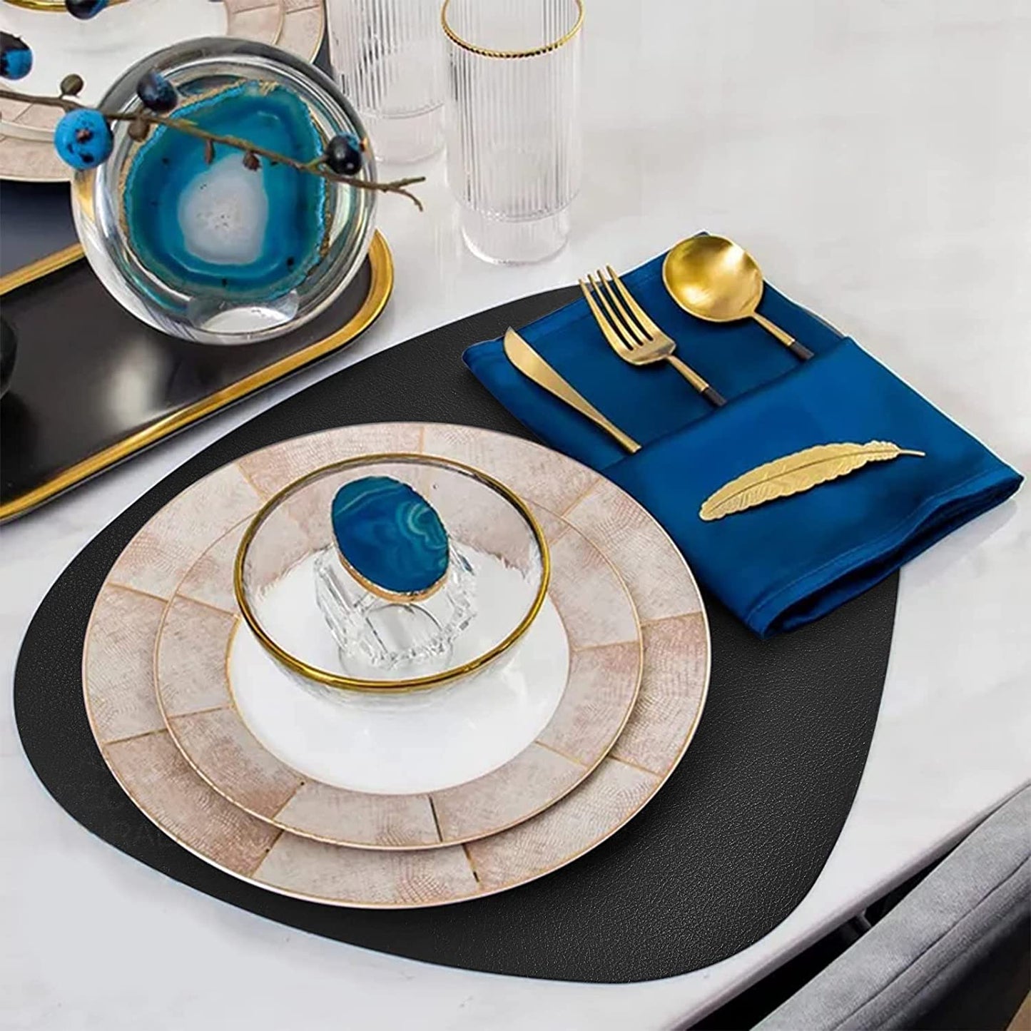 Cozy Life Modern Placemats Set of 4/6/8, Round Leather Placemats for Kitchen Dining Table, Heat Resist Easy to Clean Oval placemats(Black)