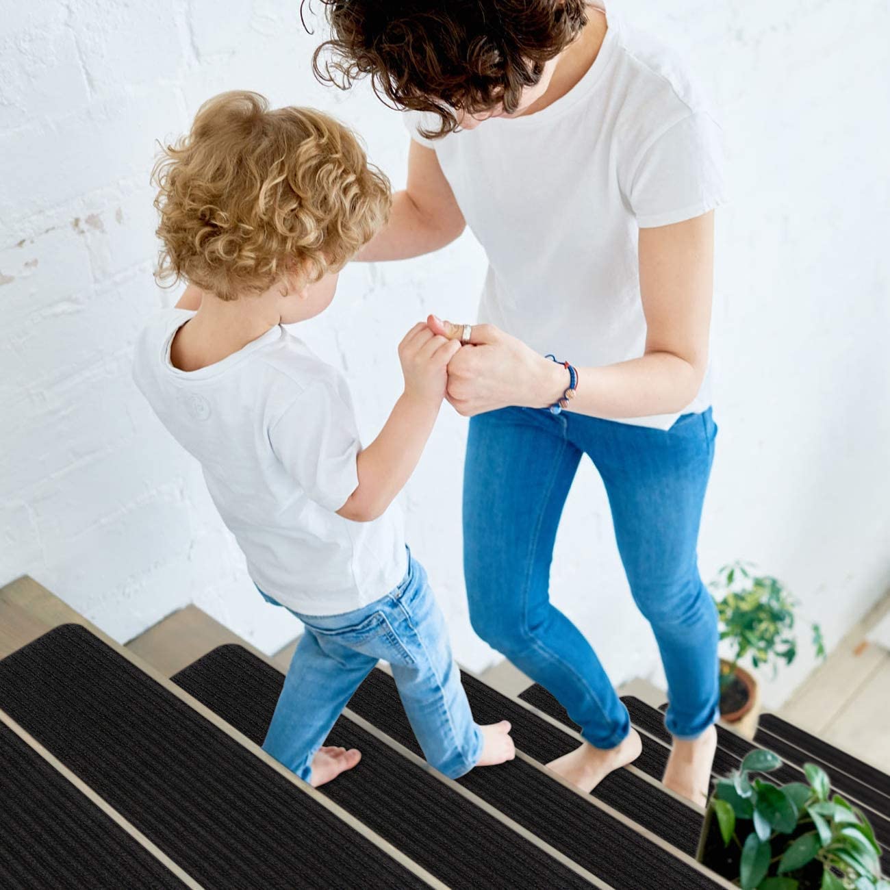Stair Treads Carpet Non-Slip Indoor Stair Runners for Wooden Steps, Stair Rugs for Kids and Dogs, Set of 15, 8" X 30", Black