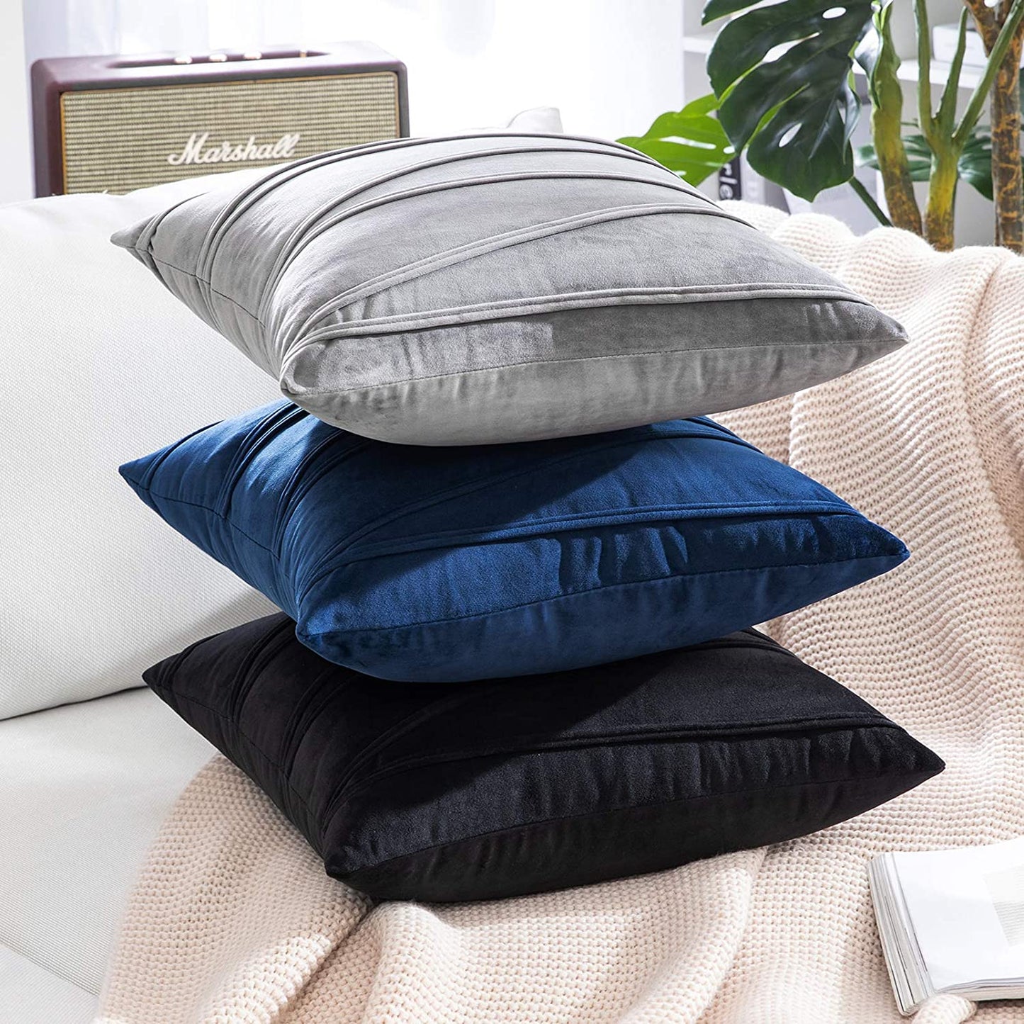 2x Velvet Throw Pillows for Couch Bed Sofa (Inserts + Pillow Covers,  Navy)