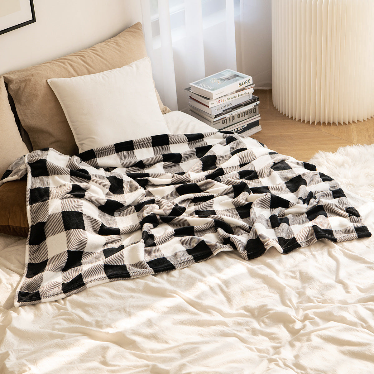 Fleece Throw Blanket with Stripe Pattern for Bed Sofa Chair Throw, Black and White